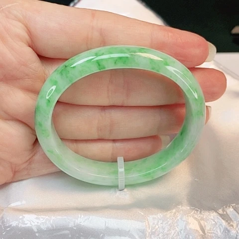 【闪购商品】翡翠手镯未镶嵌贵妃53.2