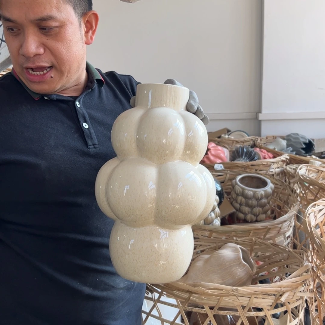 摆件178 号高中低温陶瓷瓶（部分微瑕）