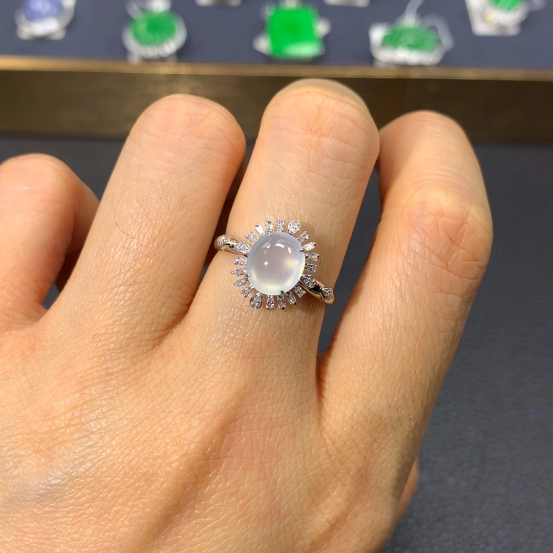 翡翠戒指18K金镶嵌宇**?翡翠