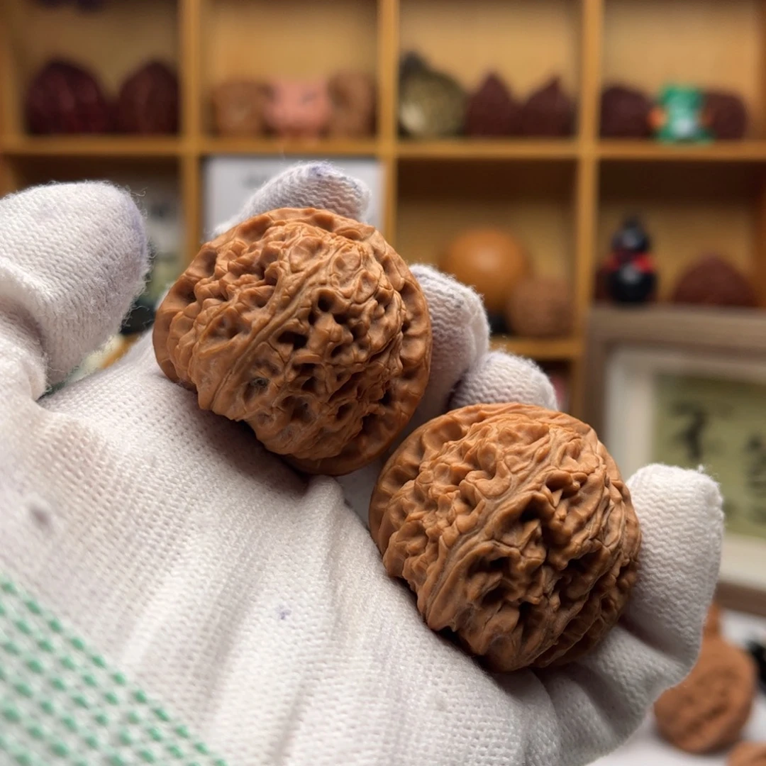 文玩核桃把件福利不退换，36三角白