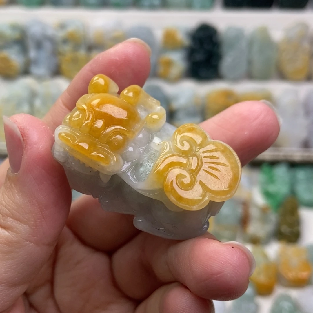 翡翠吊坠(赠链)未镶嵌