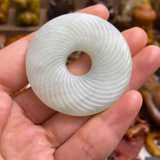 蛇纹石玉未镶嵌颈饰26