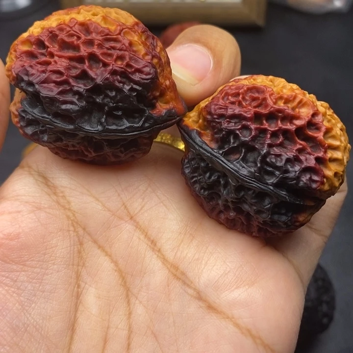 文玩核桃把件37尺领头羊金蟾