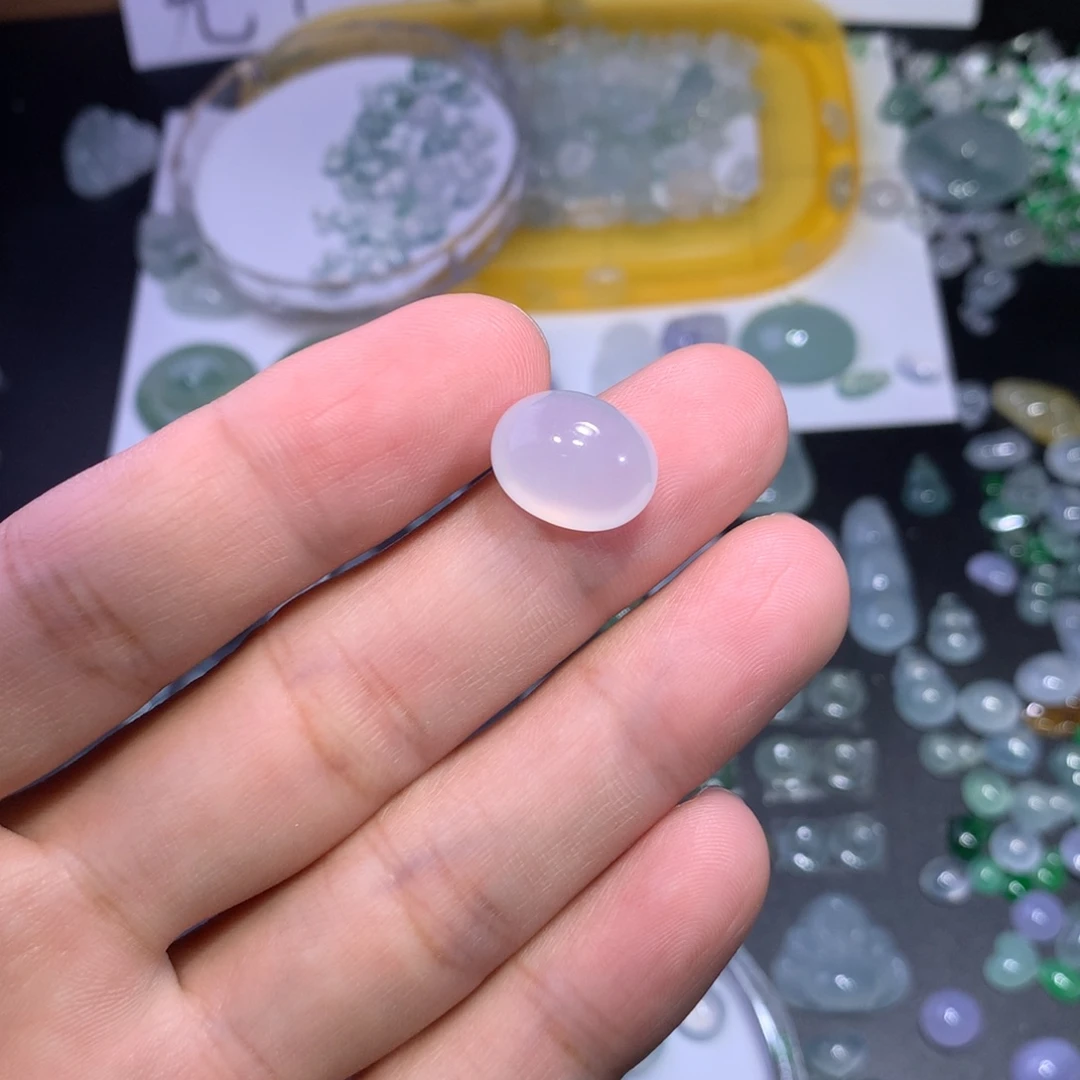 翡翠未镶嵌颈饰蛋面