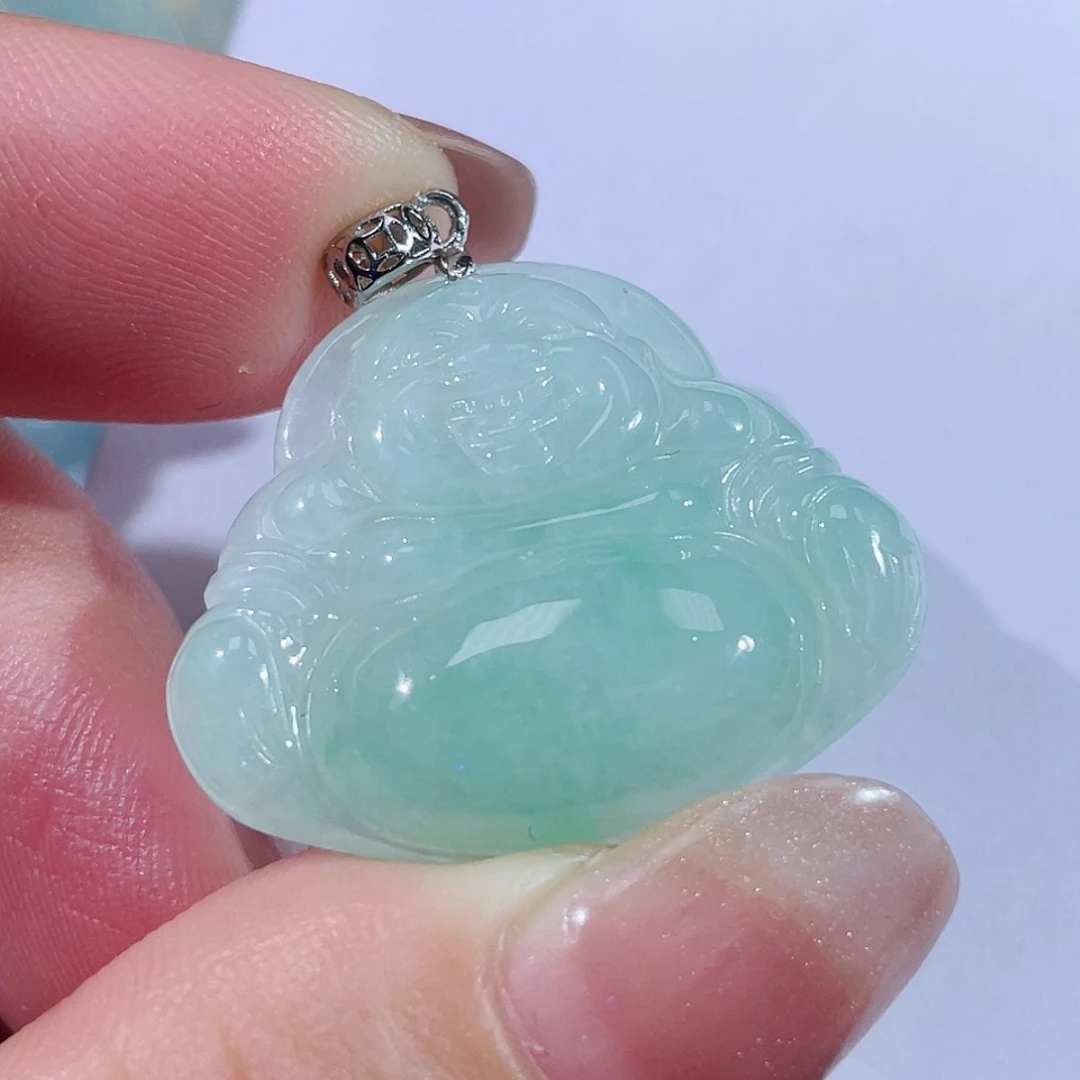 翡翠未镶嵌颈饰佛公