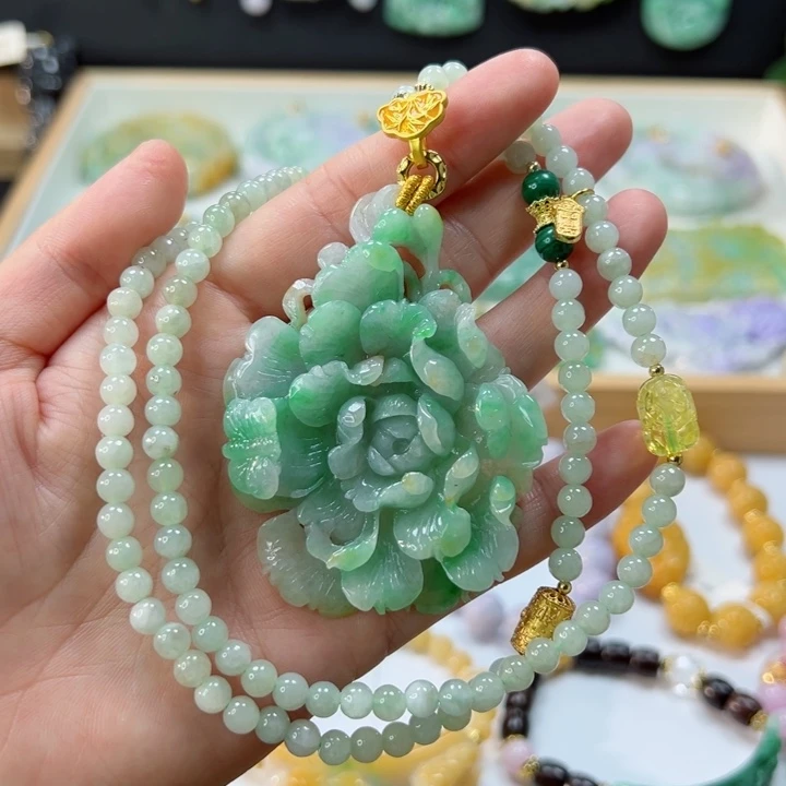 颈饰未镶嵌翡翠吊坠