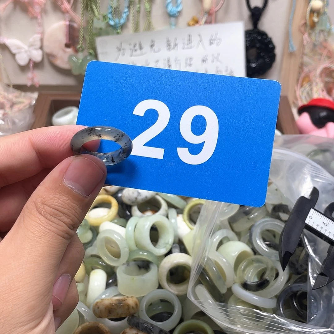 欣***成蛇纹石玉合金颈饰