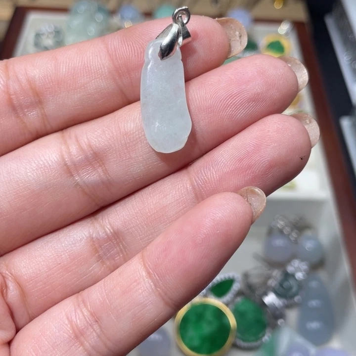 翡翠14K金镶嵌颈饰