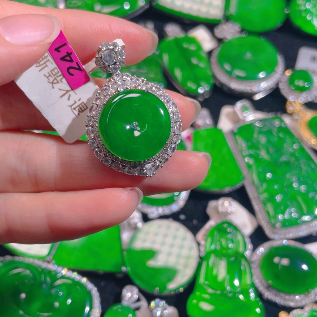 翡翠颈饰未镶嵌保a保真天然翡翠