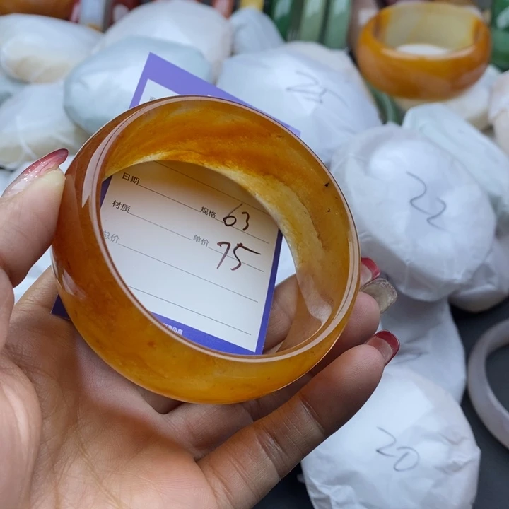 石英质玉手镯未镶嵌