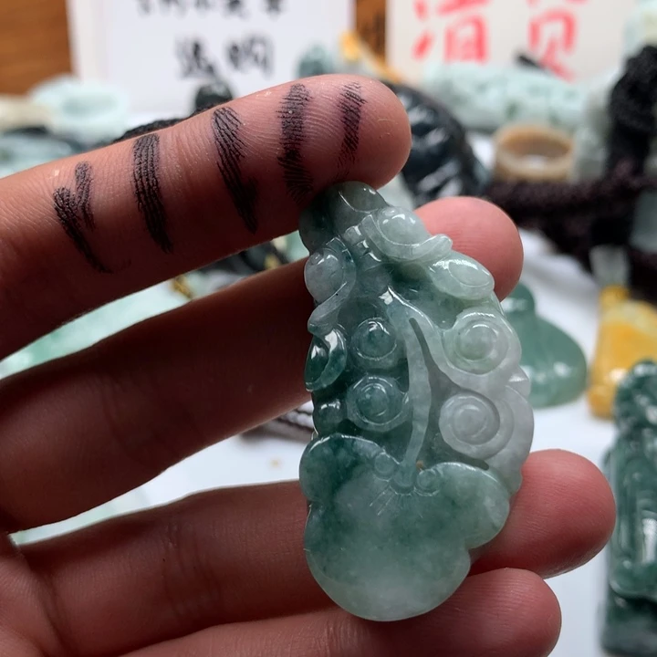 翡翠未镶嵌颈饰保真天然a货翡翠