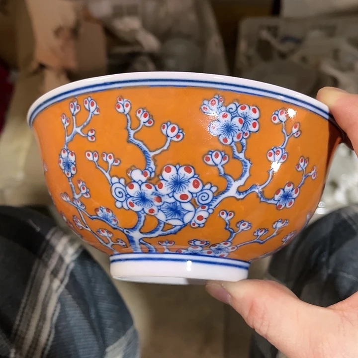 瓷片//////直径15厘米。红西西。