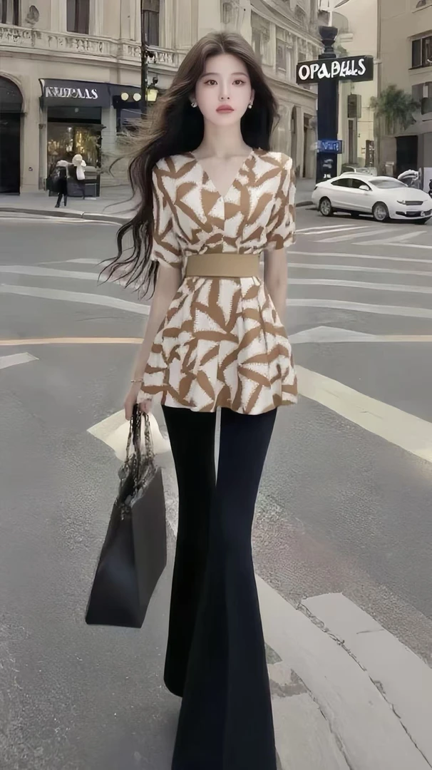 新款小众设计感卡其色V领短袖收腰上衣+黑色百搭显瘦长裤女两件套