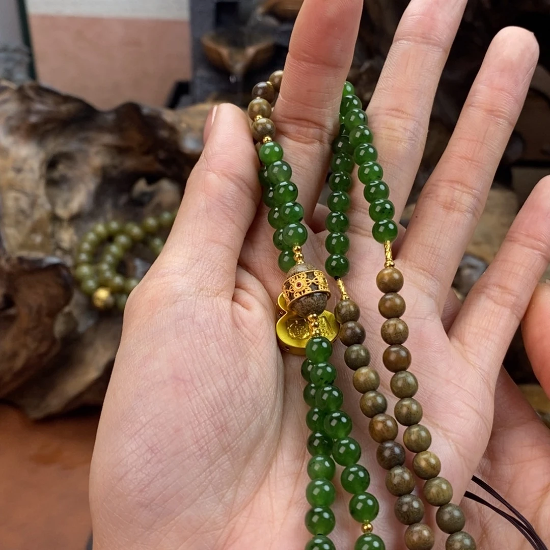 请***）和田玉（碧玉）未镶嵌颈饰