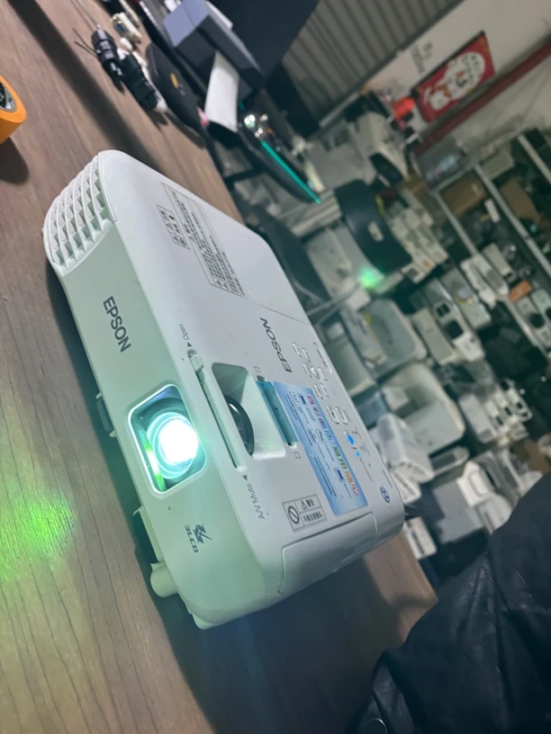 9新 Epson/爱普生 二手爱普生投影仪 运费自理