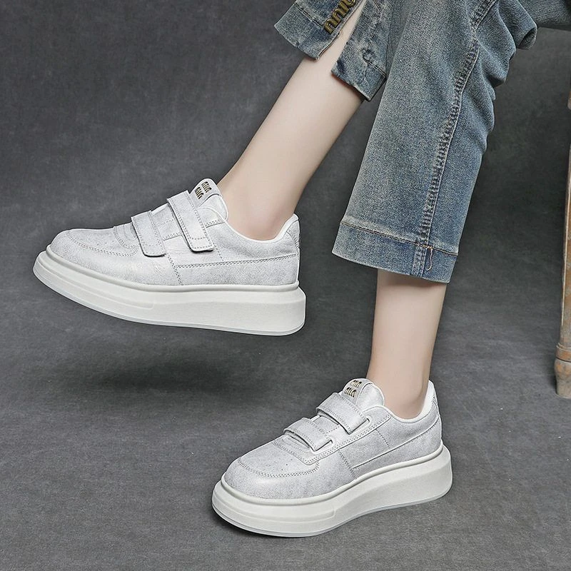 真皮厚底魔术贴小白鞋女2025新款百搭休闲吸磨底增轻便高运动板