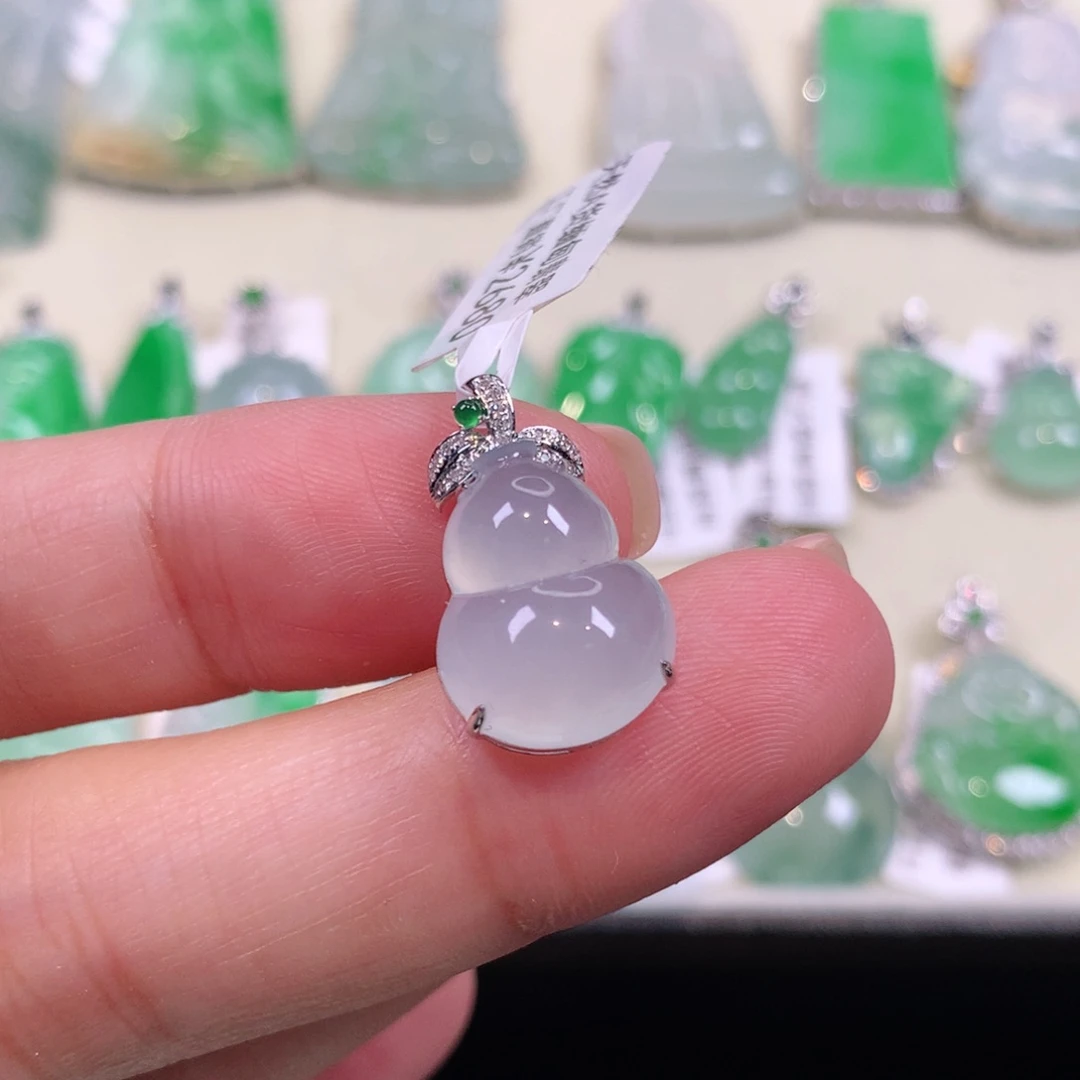 翡翠18K金镶嵌颈饰缅甸天然a货翡翠