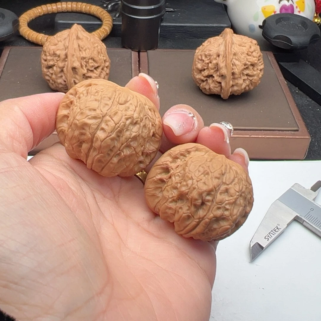 文玩核桃把件血麒麟40