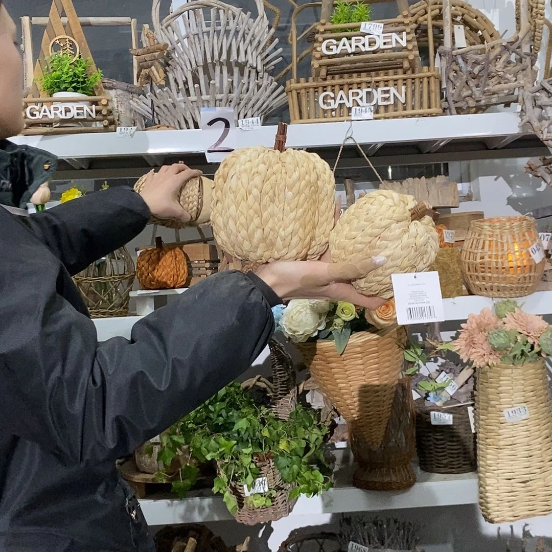 发****微瑕放漏不退不换花盆