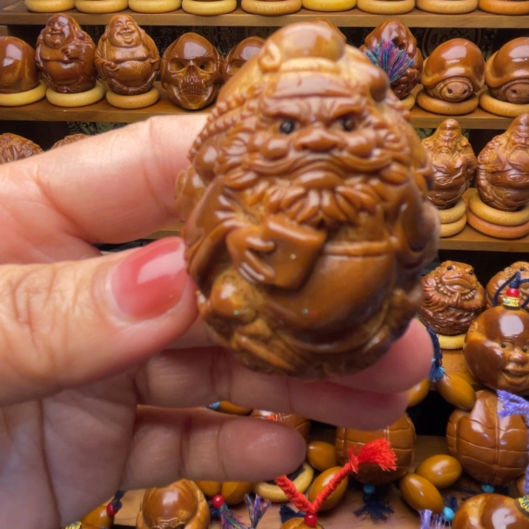 财***贝橄榄核吊坠钟馗一个