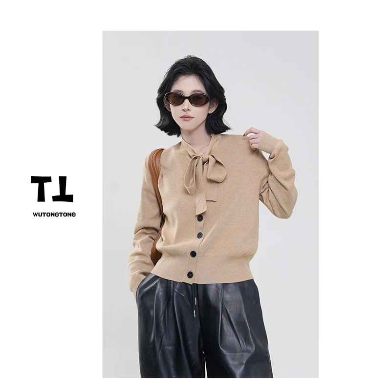 吴童童现货【游戏人间】冬季蝴蝶结圆领毛衣外套女休闲针织衫61718