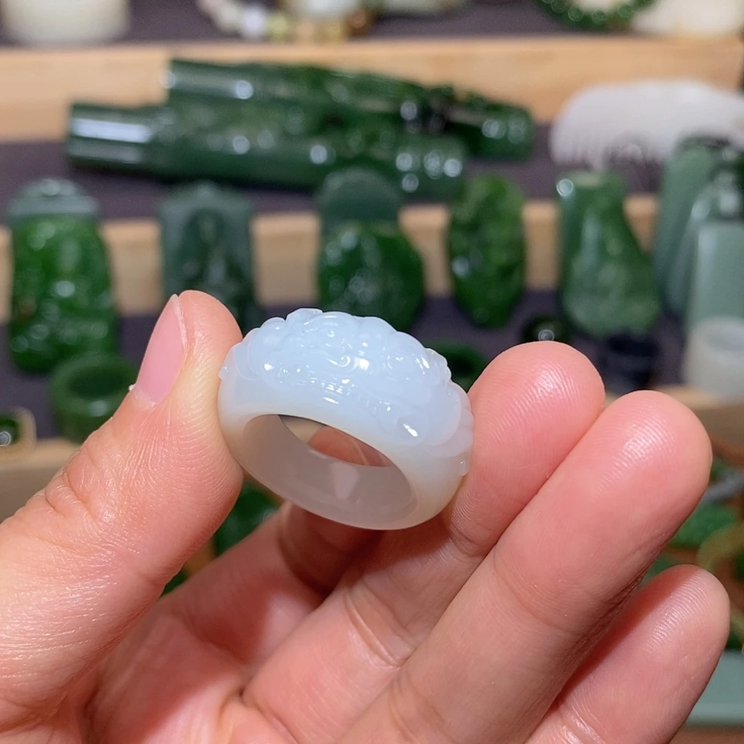 和田玉戒指未镶嵌黄**雨