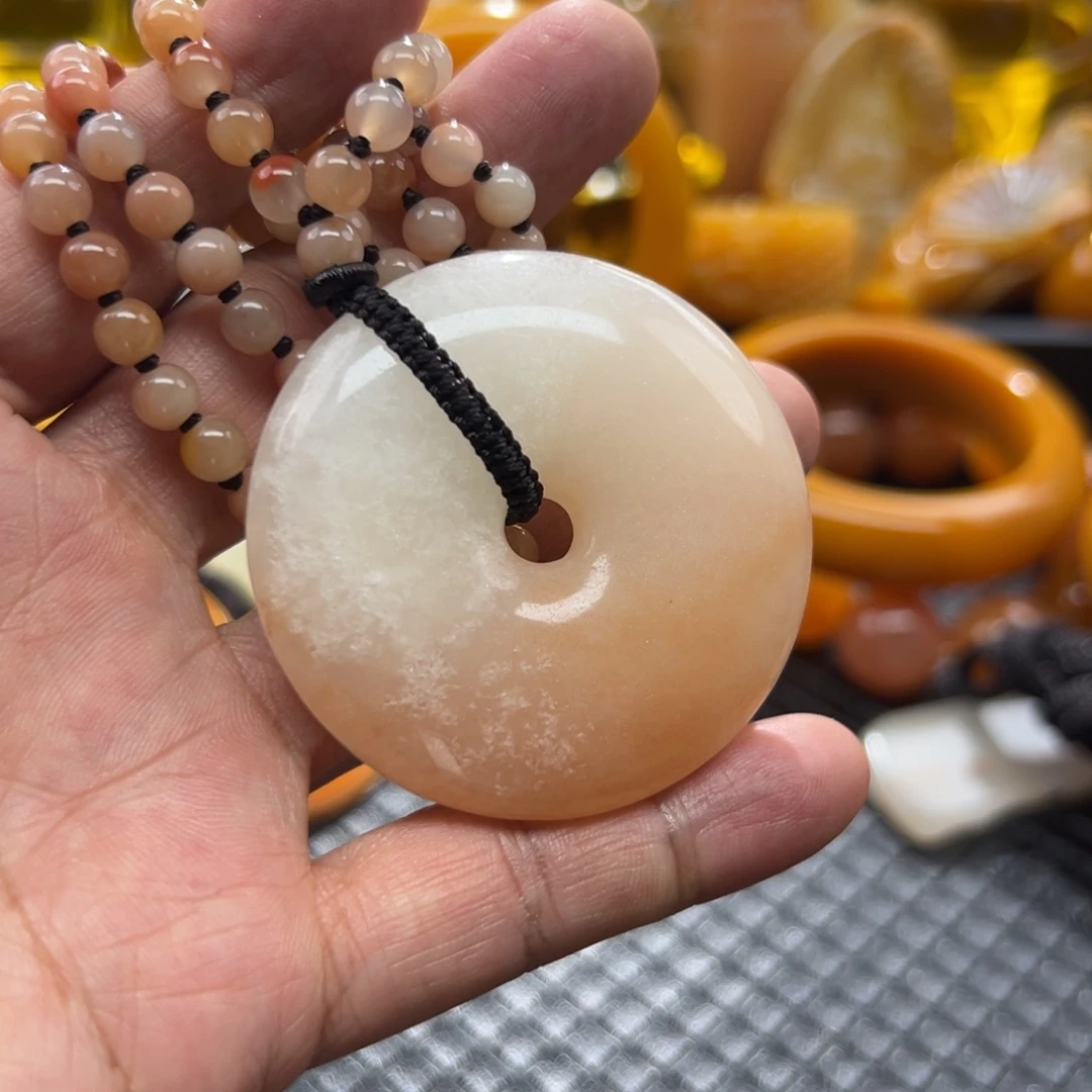 石英质玉未镶嵌颈饰