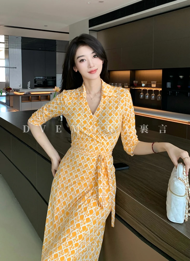 夏季新款裹身裙复古编藤黄色格子印花一片式翻领收腰显瘦连衣裙子