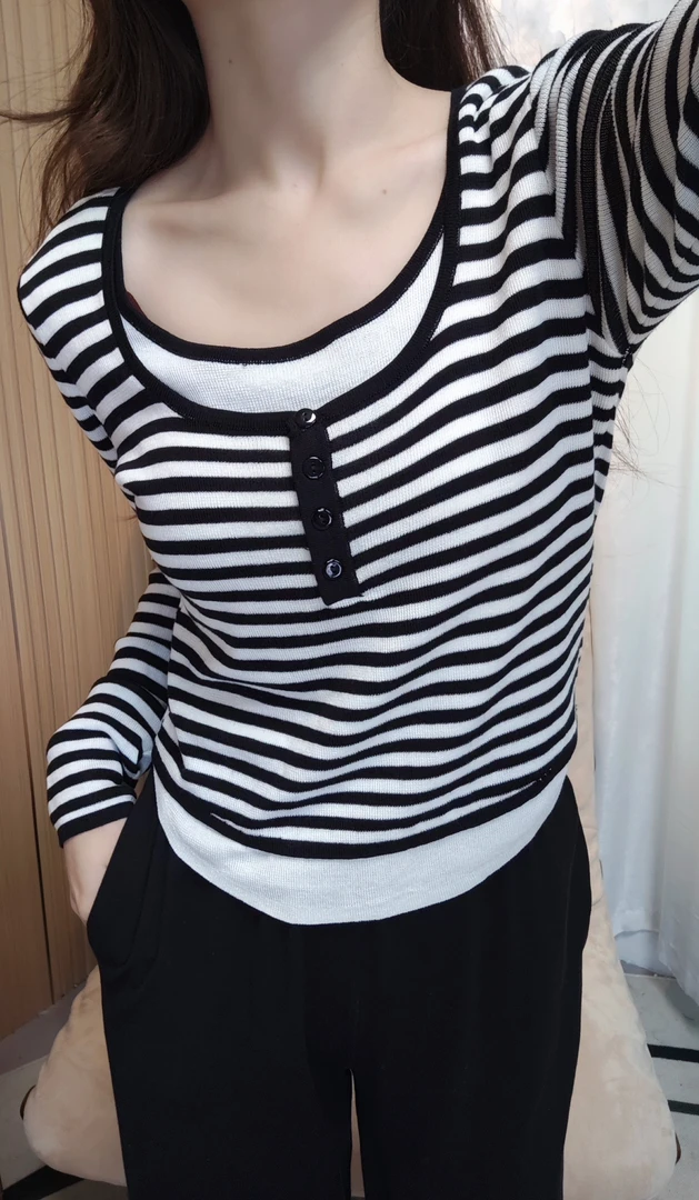 新款时尚百搭显瘦低圆领假两件套针织衫毛衣5024