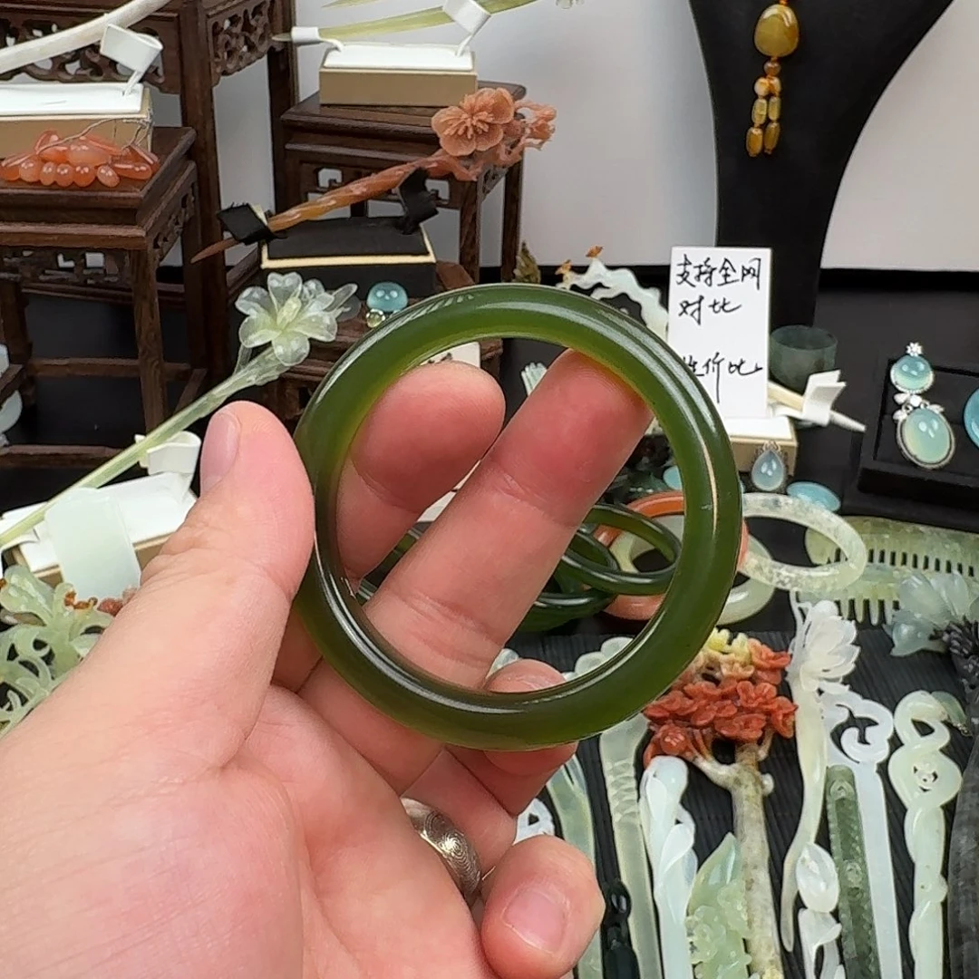 猫***月蛇纹石玉未镶嵌手镯