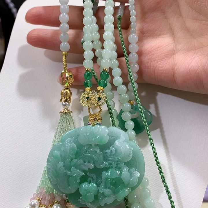翡翠未镶嵌颈饰翡翠吊坠