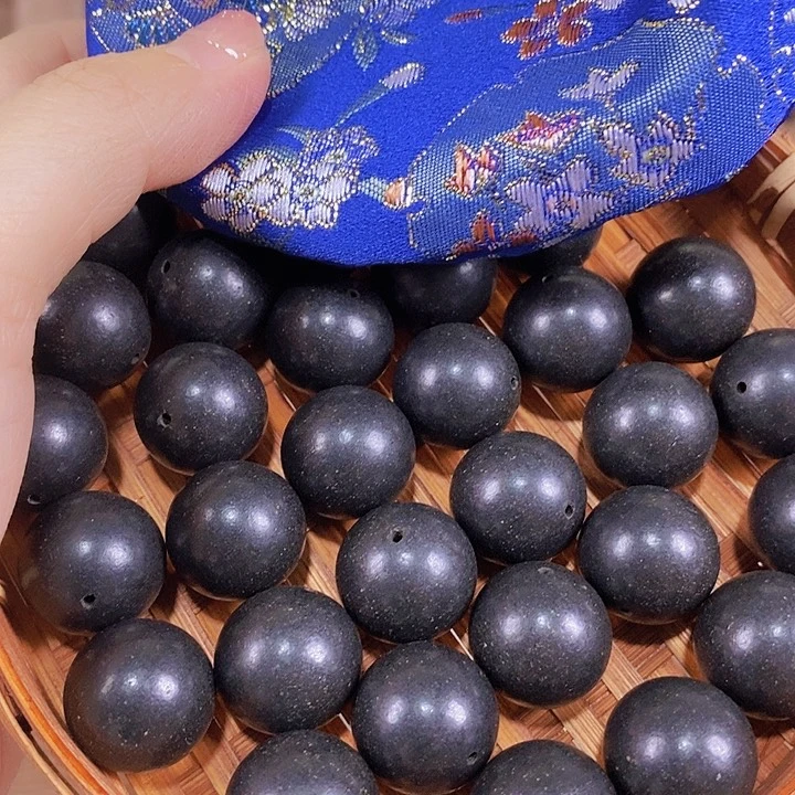 【息肌丸】1.8拍到手18颗打底微瑕