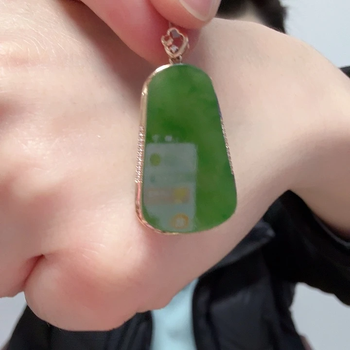 颈饰18K金镶嵌和田玉仓库