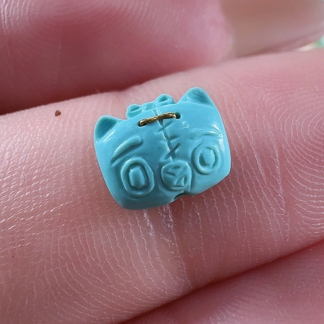 绿松石未镶嵌颈饰