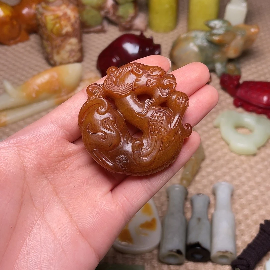 蛇纹石玉未镶嵌颈饰