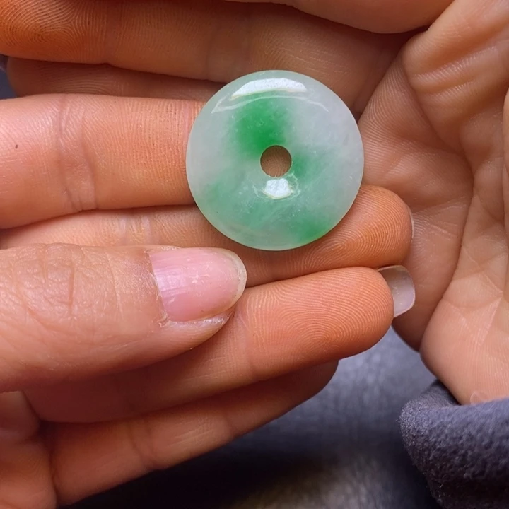 和田玉（糖玉）挂件未镶嵌一**缘