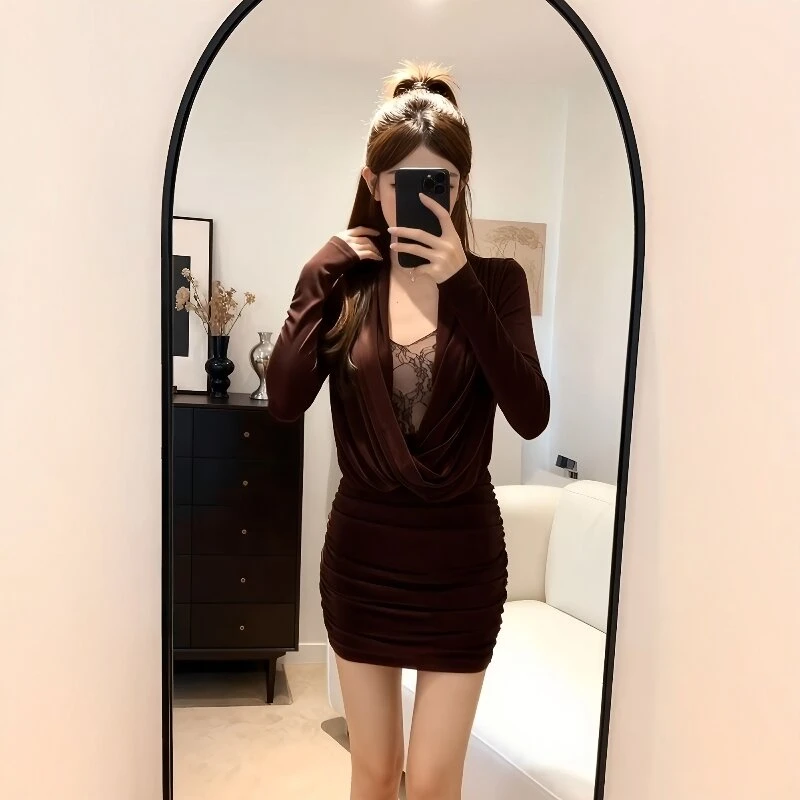 辣妹风蕾丝拼接荡领长袖连衣裙女秋冬新款高级感收腰显瘦包臀短裙