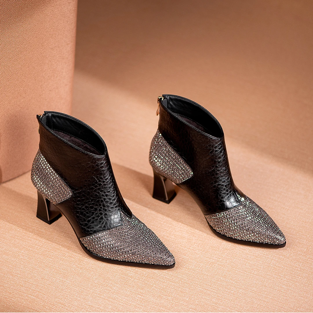 2025年新款欧美时尚尖头短靴配裙子气质水钻中粗跟时装靴女靴3104
