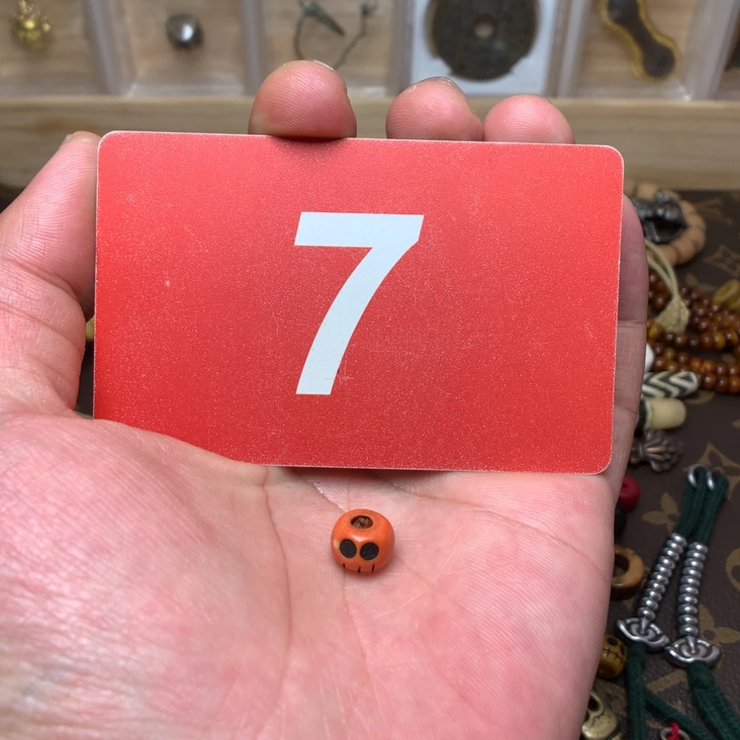 桃核吊坠哈**条………………………………