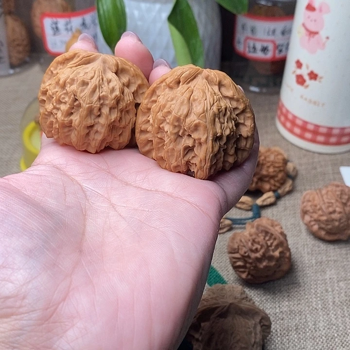 空***周文玩核桃吊坠白狮子