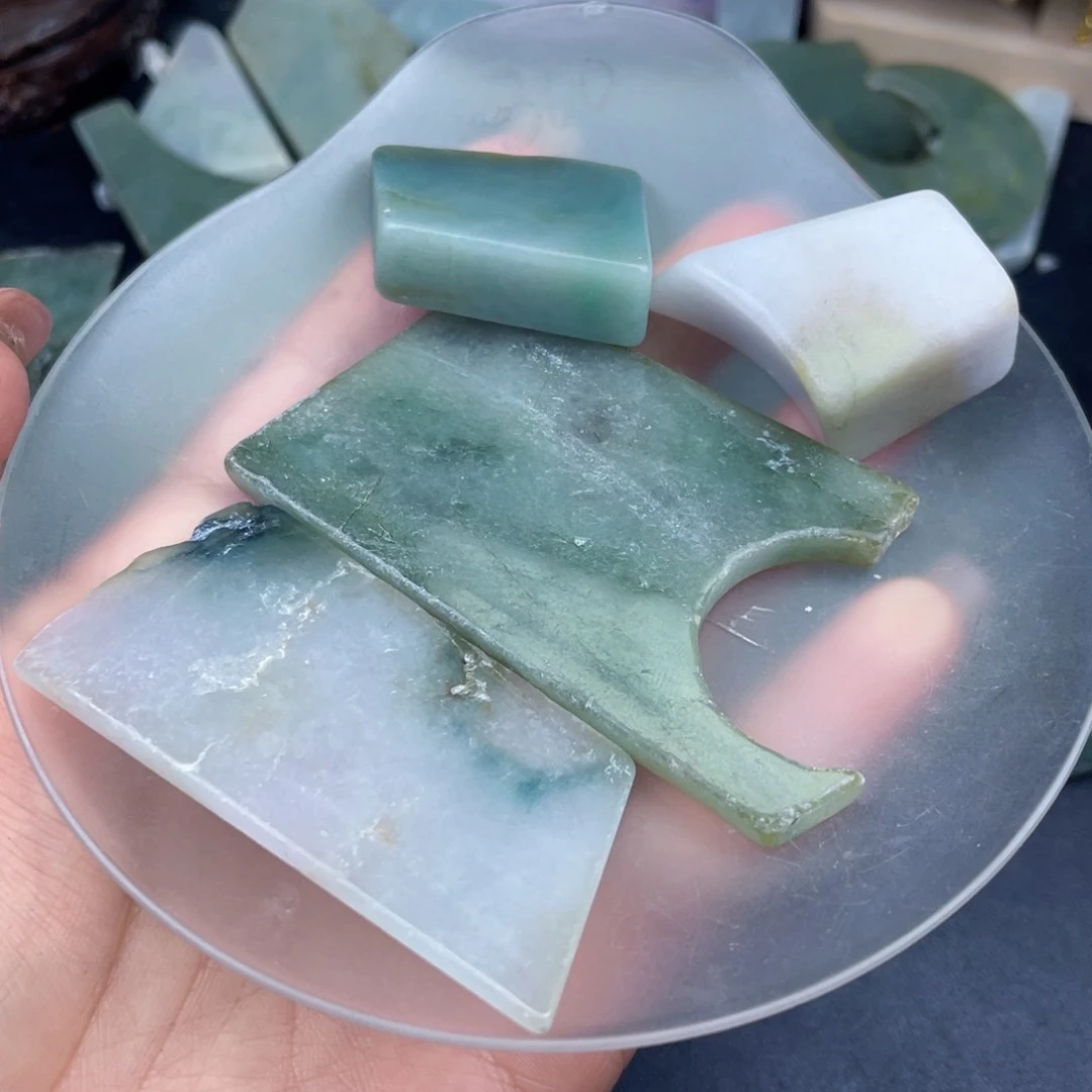 翡翠颈饰未镶嵌翡翠91