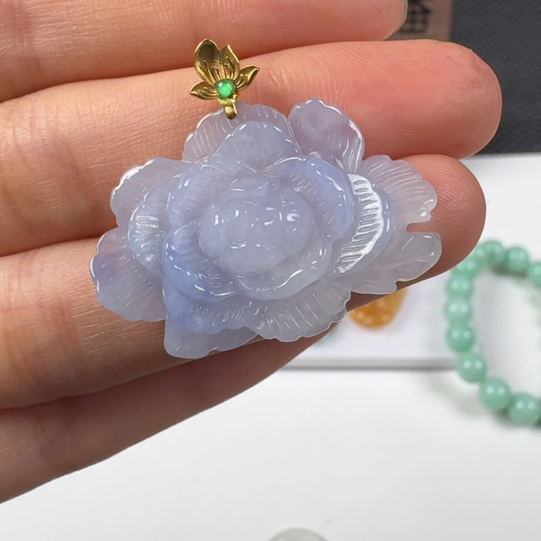 翡翠18K金镶嵌颈饰