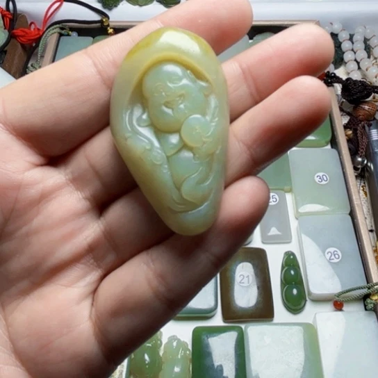 和田玉颈饰未镶嵌