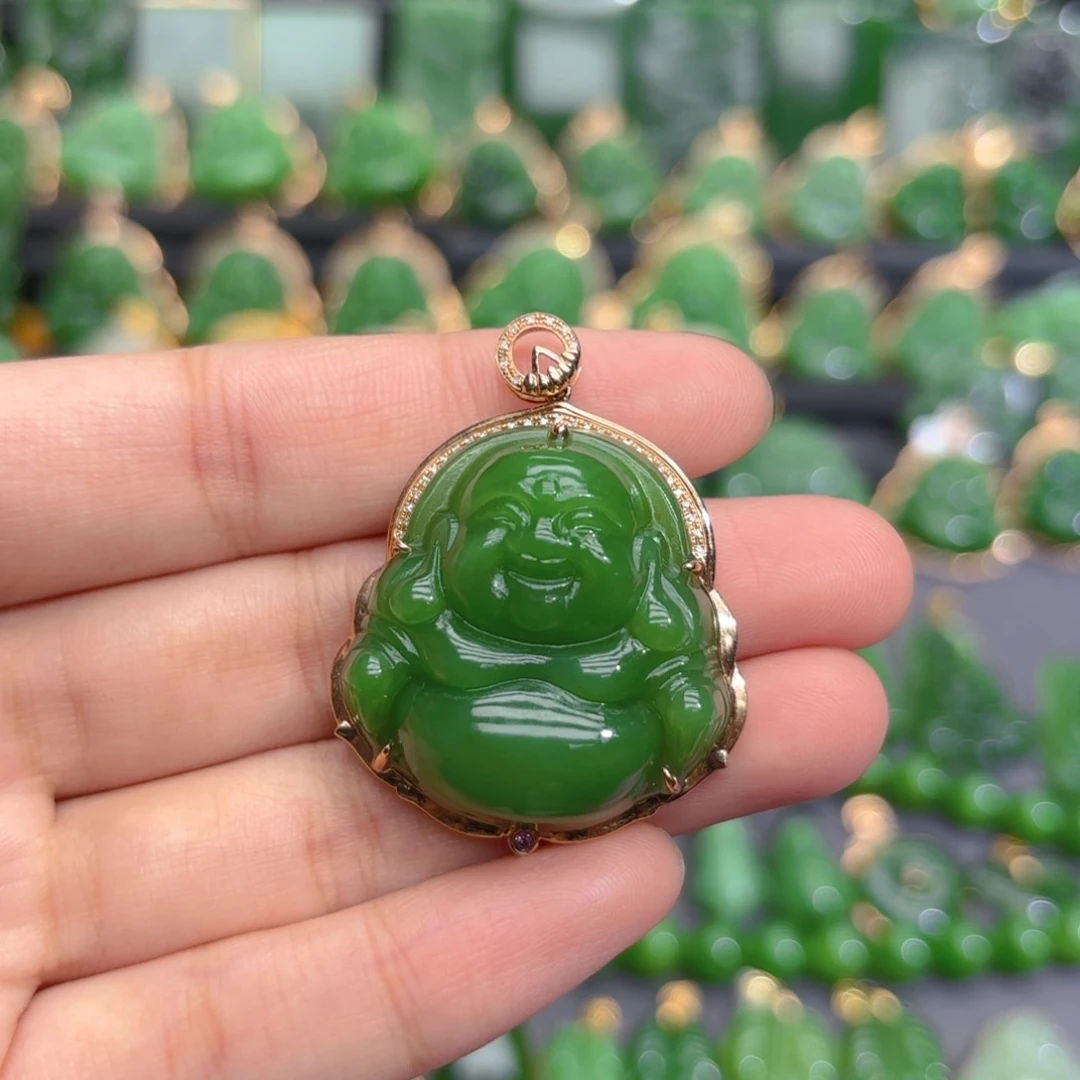 颈饰18K金镶嵌和田玉（碧玉）