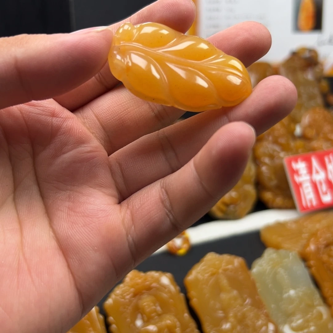 未镶嵌石英质玉（黄龙玉）黄龙玉