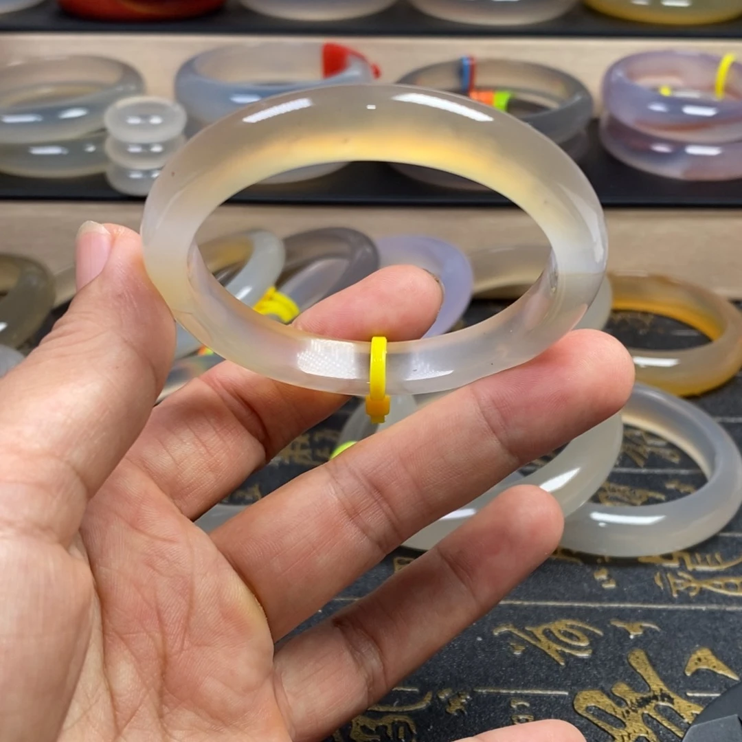 玛瑙/玉髓手镯未镶嵌