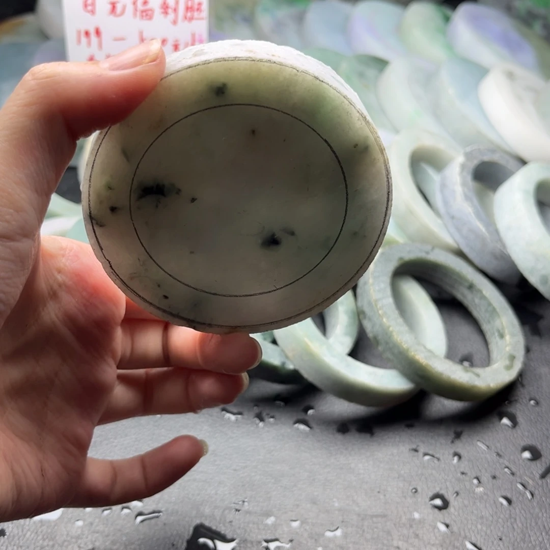未镶嵌翡翠手镯定制翡翠