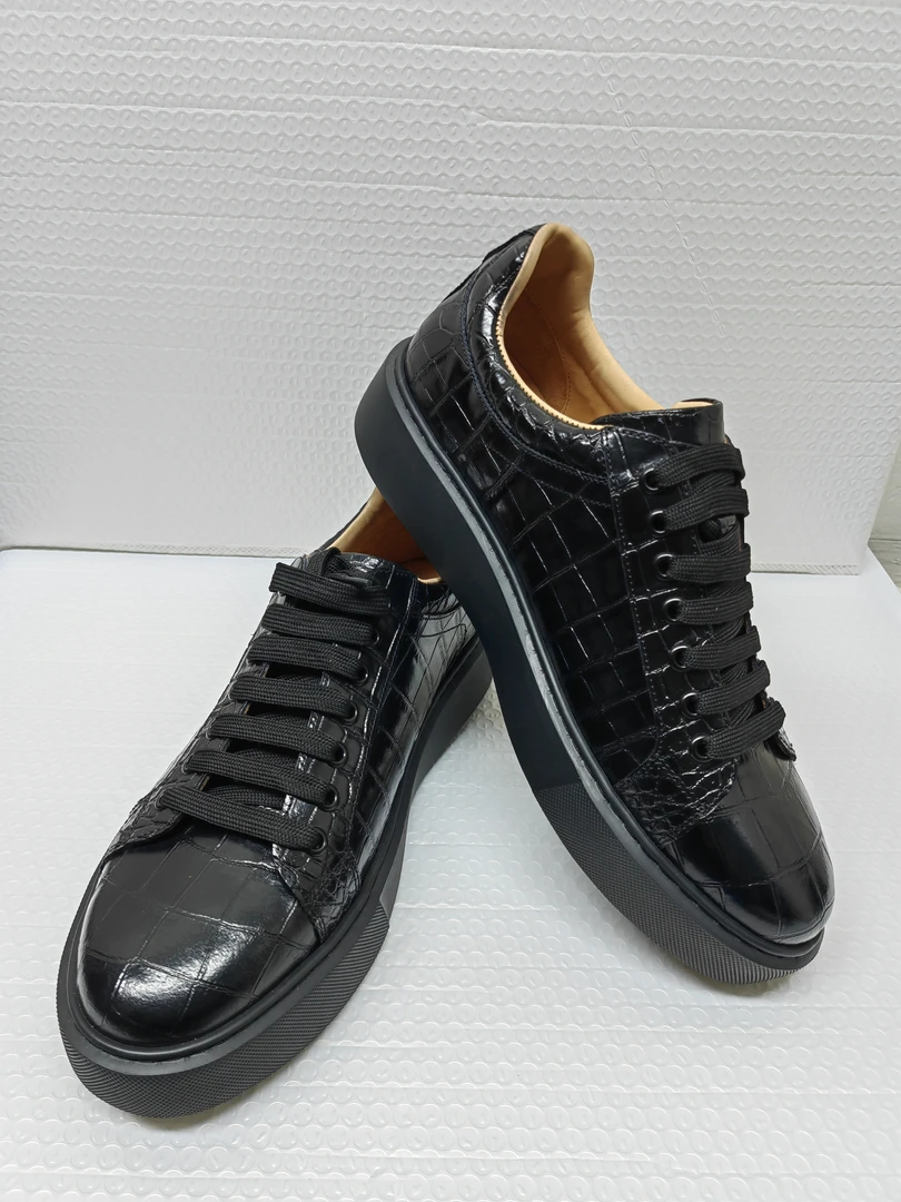 保真鳄鱼皮休闲板鞋男士时尚商务百搭舒适经典黑色板鞋