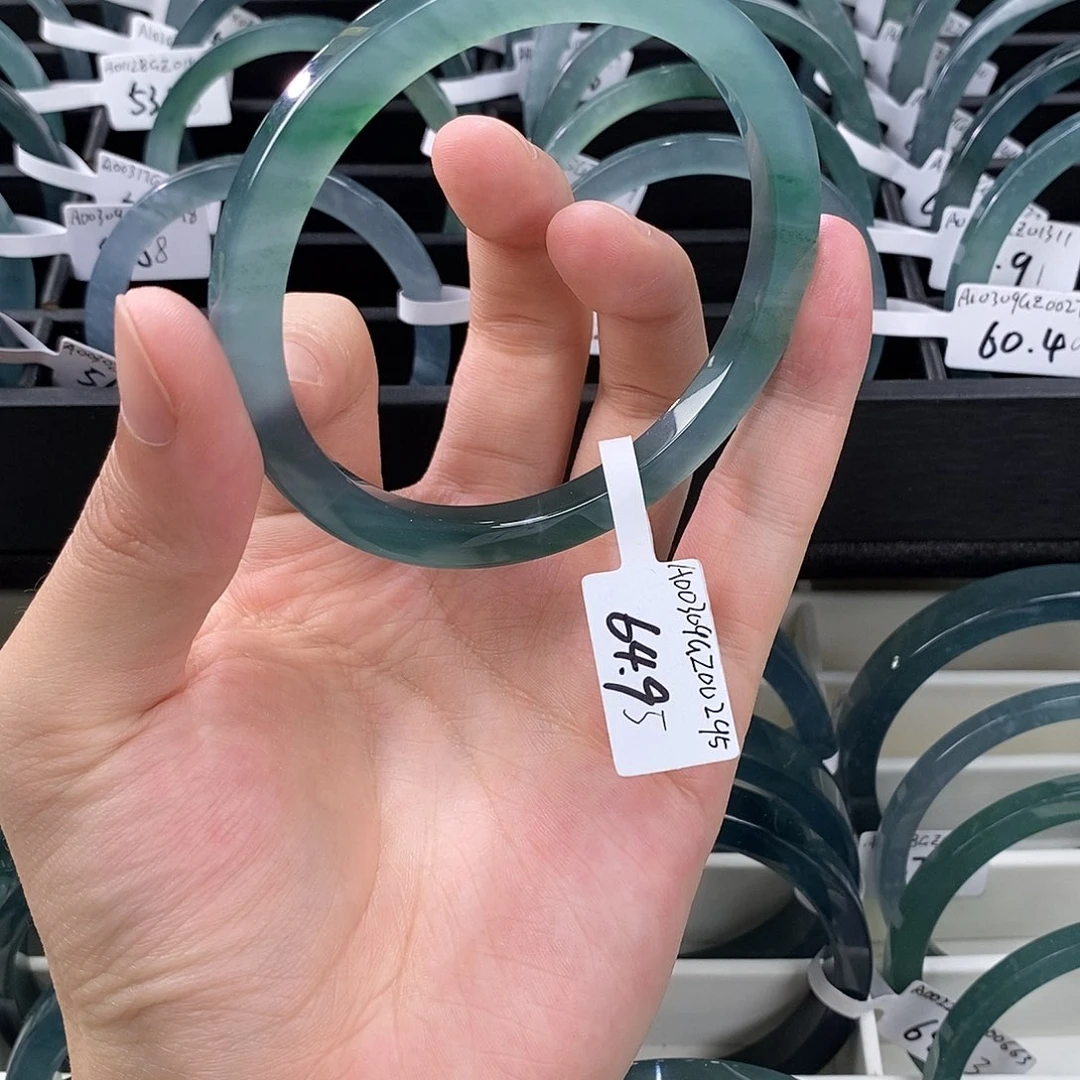 翡翠未镶嵌手镯不**东64.95