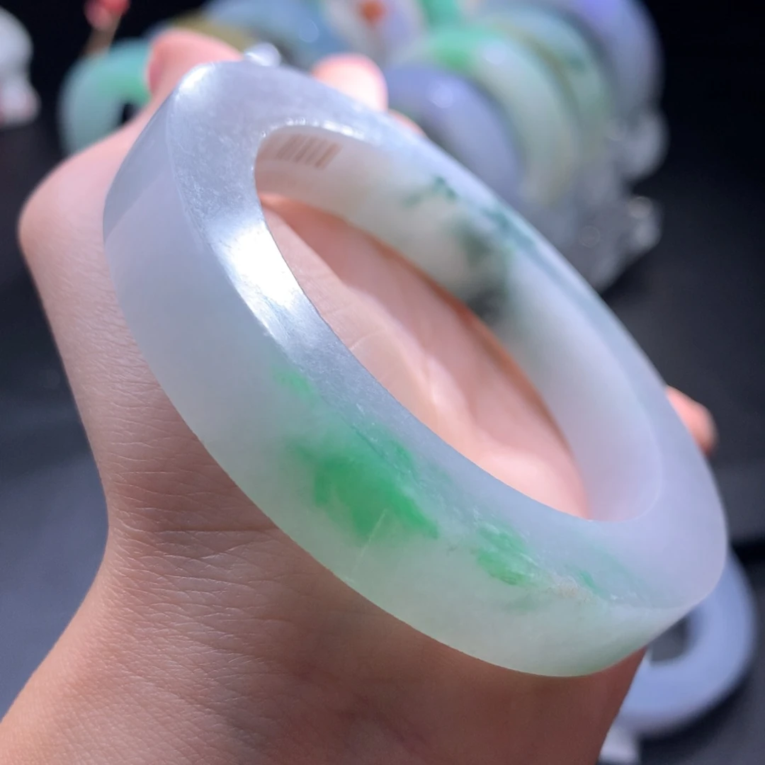 未镶嵌冰飘花翡翠手镯定制翡翠